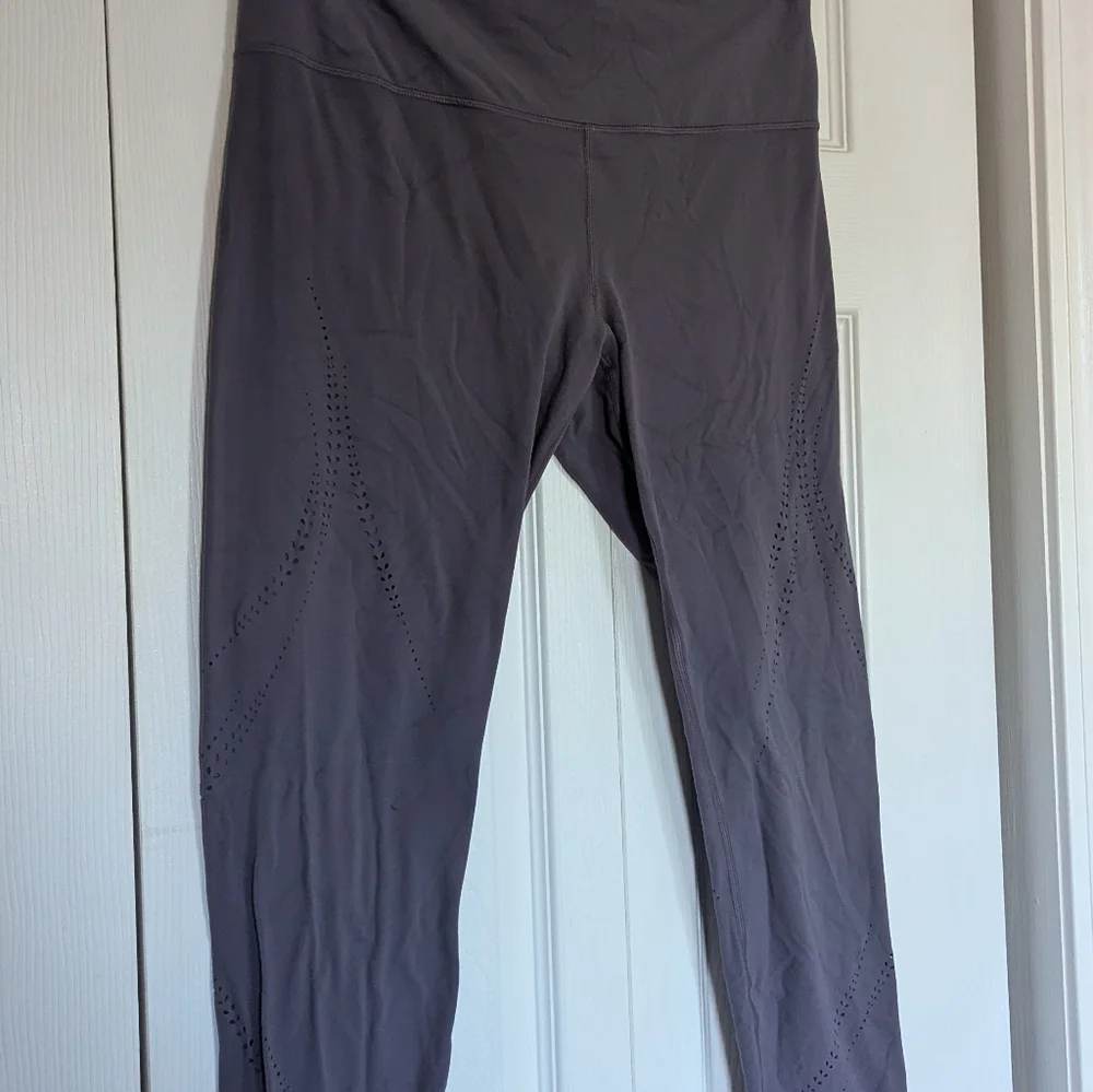 Athleta 7/8 Salutation Laser Cut Leggings - Picture 6 of 10